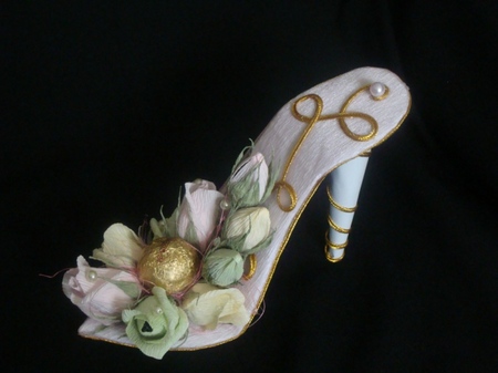 Original composition "Shoe" of sweets: a master class
