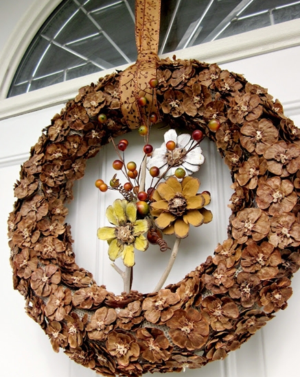 Autumn crafts made of twigs with their own hands