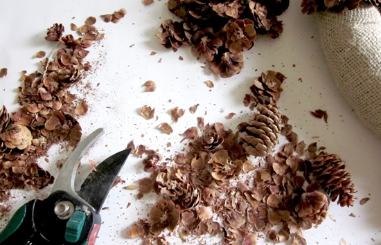 Autumn crafts made of twigs with their own hands