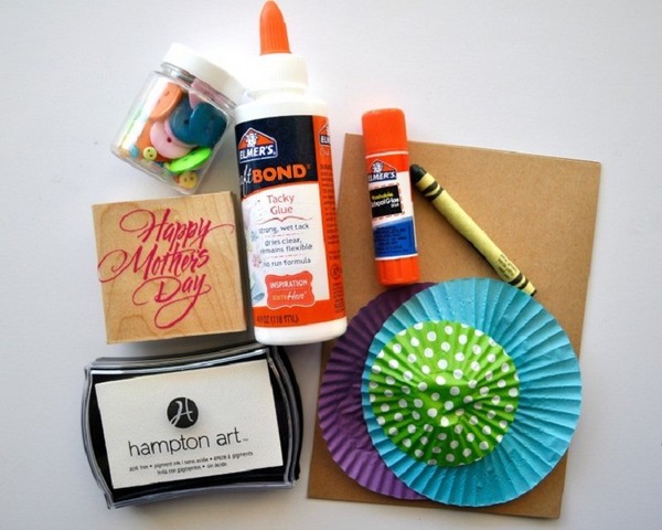 Postcard for Mother's Day with own hands, master classes with photos for kindergarten and 1-3 grades