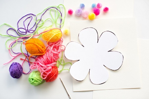 Postcard for Mother's Day with own hands, master classes with photos for kindergarten and 1-3 grades