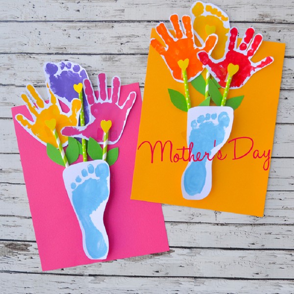 Postcard for Mother's Day with own hands, master classes with photos for kindergarten and 1-3 grades