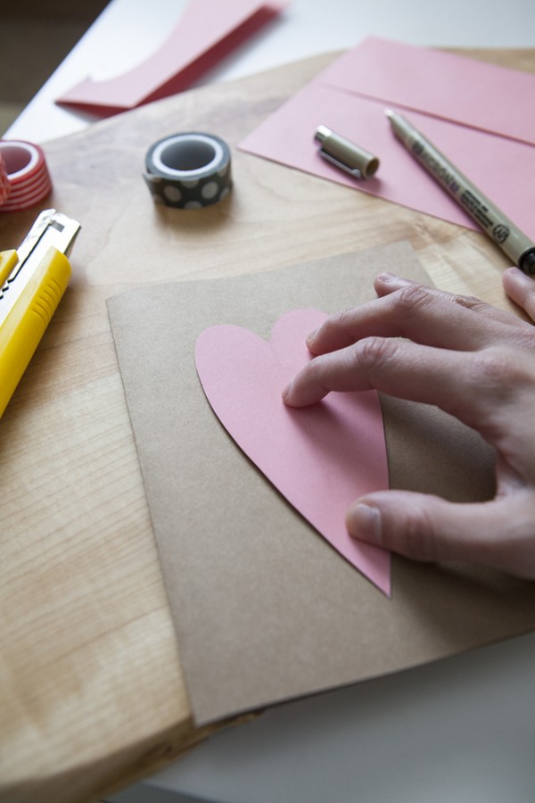 Postcard for Mother's Day with own hands, master classes with photos for kindergarten and 1-3 grades