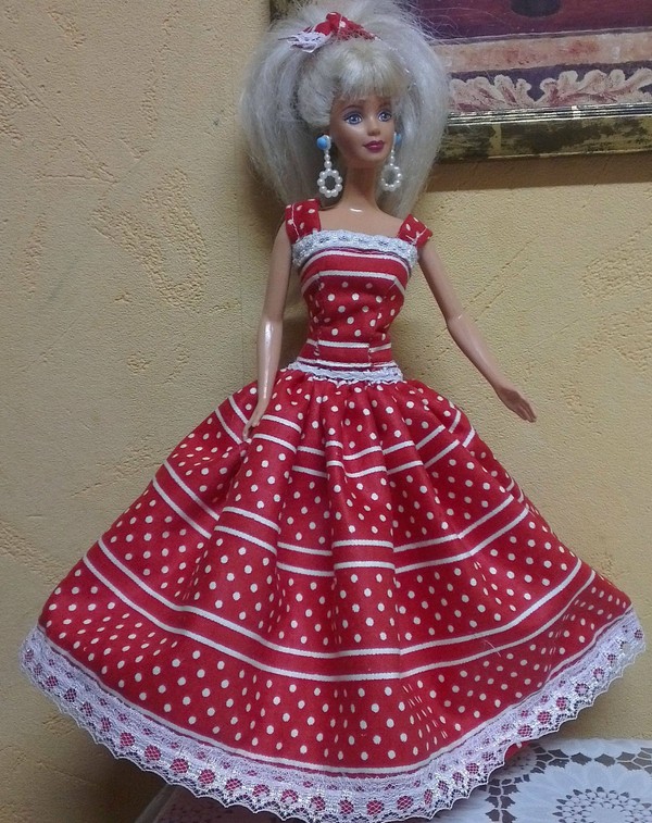 Dresses for Barbie's own hands - patterns and patterns