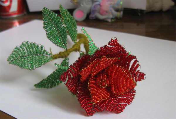 Weaving of roses from beads