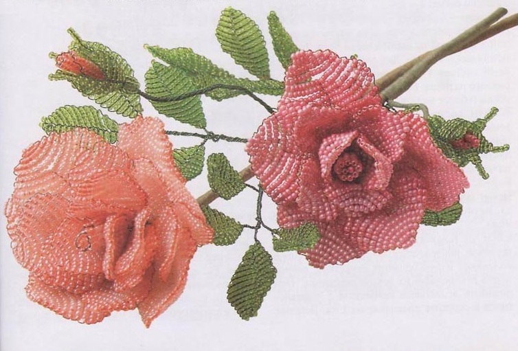 Weaving of roses from beads