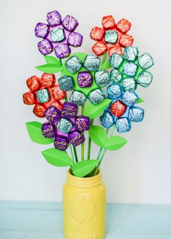 Gift for Mother's Day with own hands - master classes for kindergarten and primary school