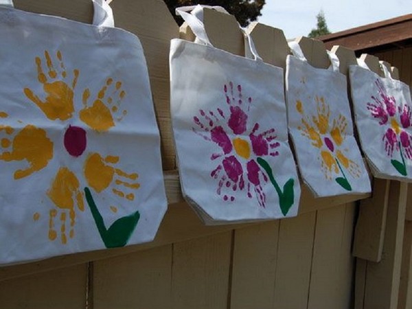 Gift for Mother's Day with own hands - master classes for kindergarten and primary school