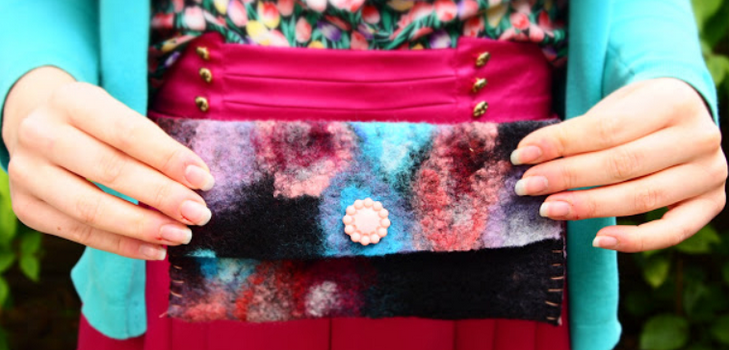 A gift for the New Year with their own hands: felting a purse, a master class with a photo