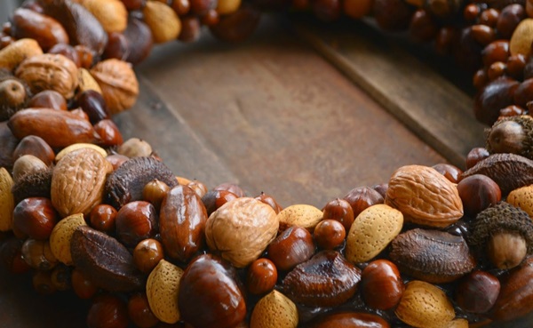 Crafts from chestnuts on the theme of Autumn