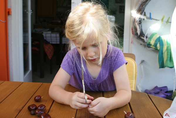 Crafts from chestnuts on the theme of Autumn