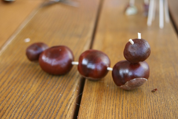 Crafts from chestnuts on the theme of Autumn