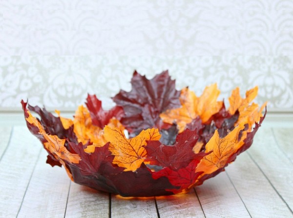 Crafts from leaves on the theme "Autumn" with their own hands for schoolchildren