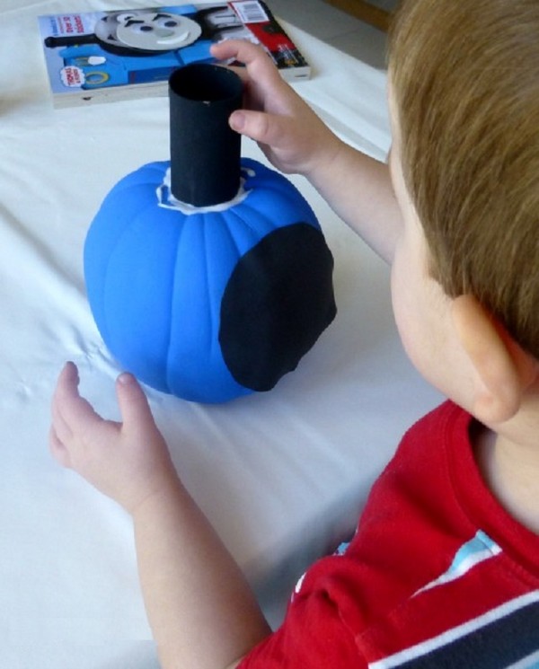 Crafts from a pumpkin with their own hands for kindergarten and school, step by step master classes