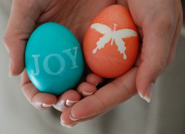 Crafts for Easter: Easter egg with silhouette