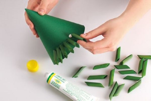 Crafts for the New Year 2017 with their own hands, master classes - from paper and materials to the kindergarten and school