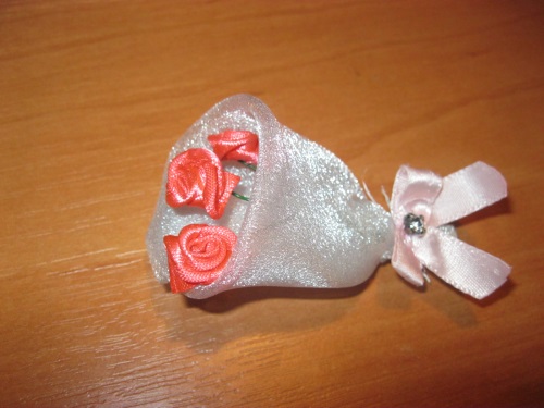 Original invitations to the wedding with their own hands