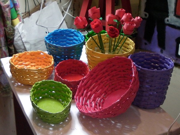 Baskets from cocktail tubes and newspapers