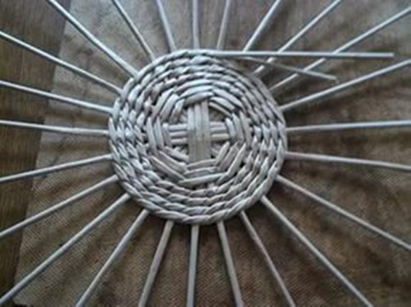 Baskets from cocktail tubes and newspapers