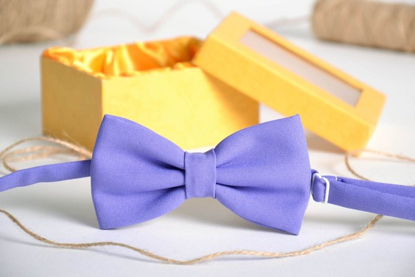The scheme of tying a butterfly and making a bowtie with his own hands