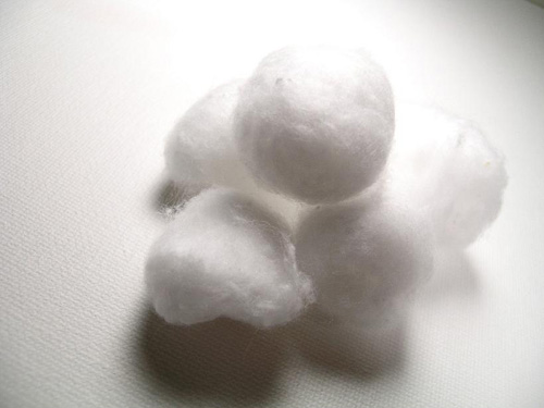 Snowballs made of cotton wool