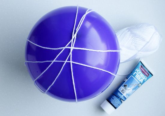 Lamp ball with your hands