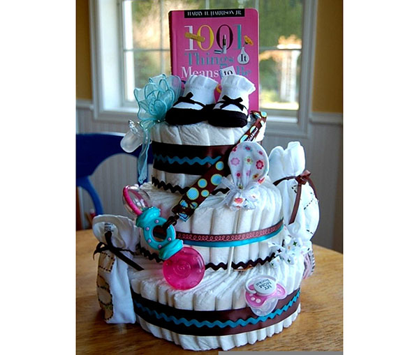 How to make a cake from diapers yourself