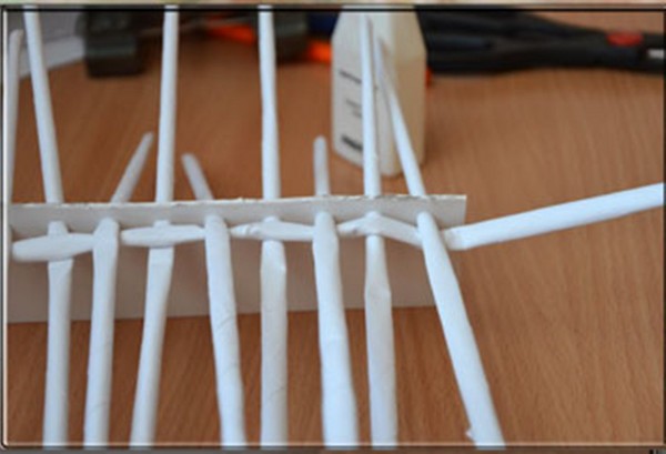 Weaving from newspaper tubes for beginners