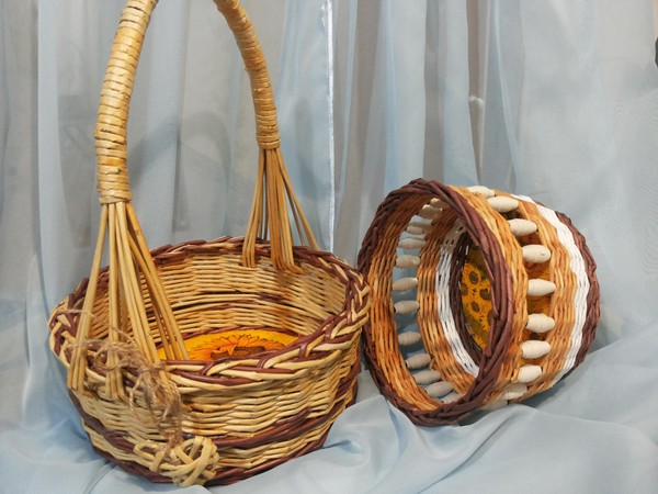 Weaving from newspaper tubes for beginners