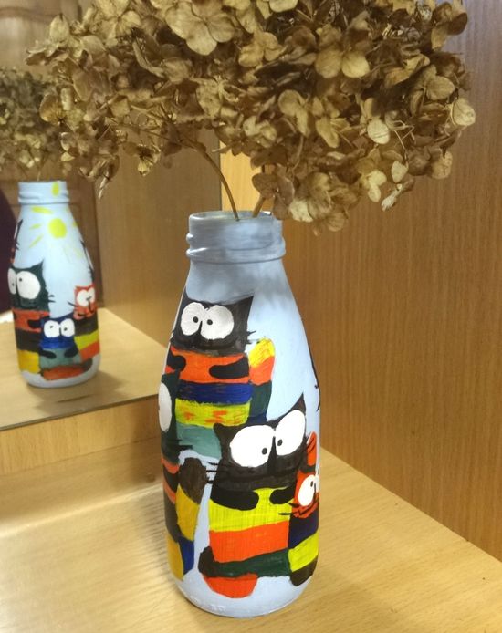 Vase from the bottle at home. Step-by-step instructions on how to turn a vase of their bottle