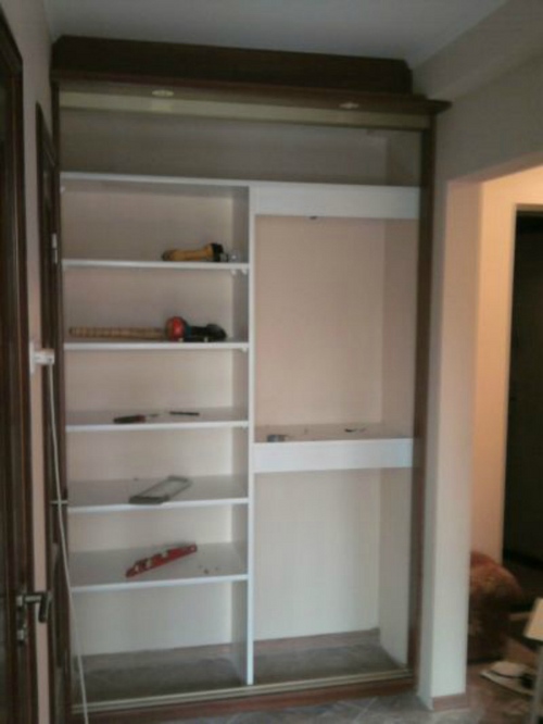 Built-in wardrobe with own hands