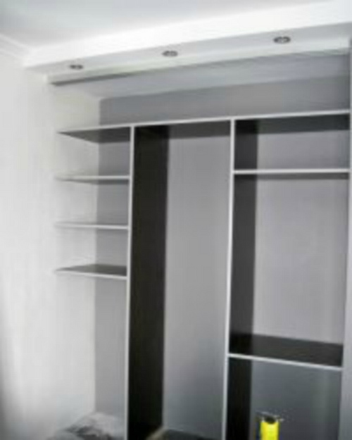 Built-in wardrobe with own hands