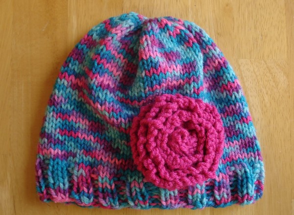 Knitted hats for girls: instructions and diagrams