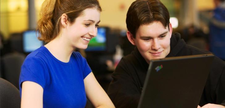 couple at the computer