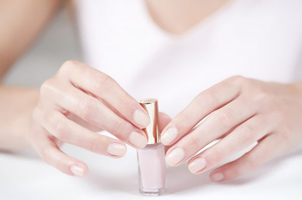 Black, red, gold: what the color of the manicure says about you