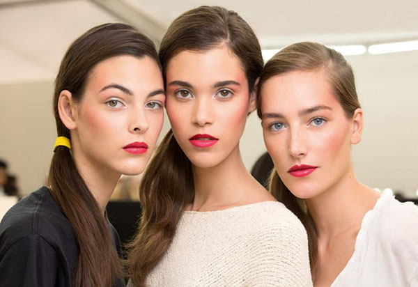 Effective make-up on March 8: Secrets of Chanel