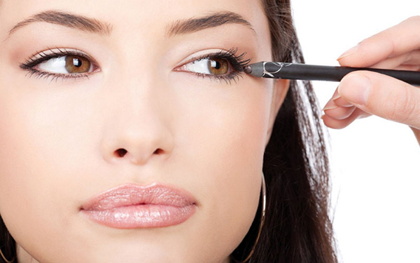 Effective make-up for ten minutes: tips make-up artist Chanel