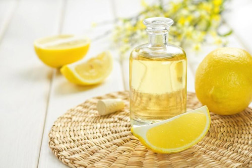 Essential oils for the face skin - gentle care with the help of natural ingredients
