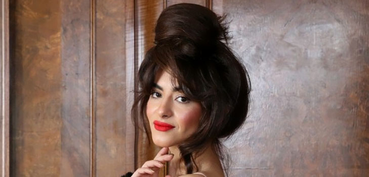 Elegant bundle in five minutes: instructions from the stylist