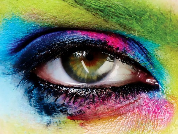 Summer Carnival: decorative collection MAC Bangin 'Brilliant