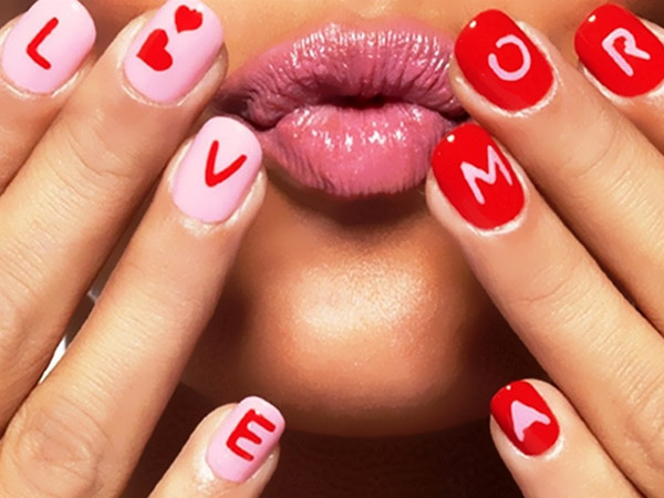 Love is ...: ideas of a beautiful manicure for Valentine's Day