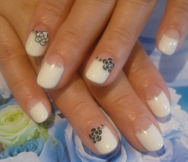 What manicure to make in school on September, 1st, a photo. Manicure ideas for Knowledge Day for pupils of 9th and 11th grades