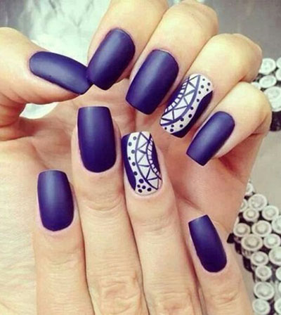 The highlight of the winter of 2015 will be matte varnishes for nails