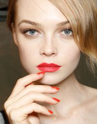 Fashionable nail polish 2012 Fashionable nail polish 2012