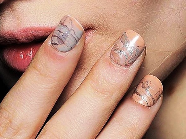 Marble manicure with gel-varnish