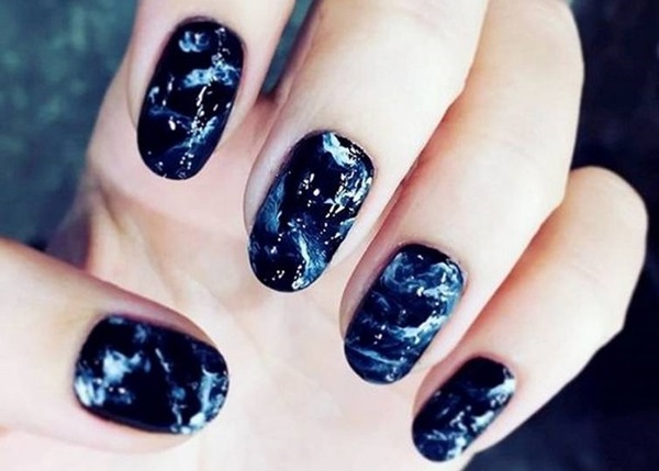 Marble manicure with gel-varnish