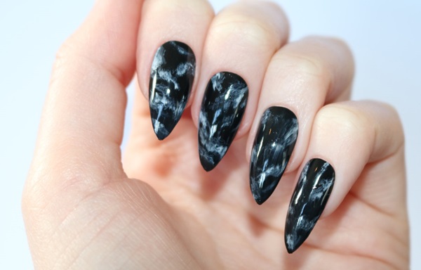 Marble manicure with gel-varnish