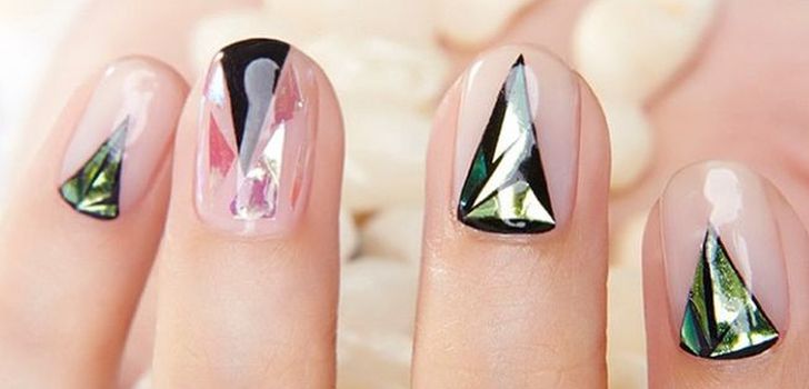 Trend glass manicure