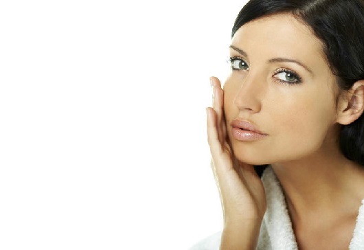 Why is it so important to choose the right cream for oily skin, and what should you know about when choosing?