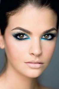 Festive make-up for Valentine's Day Festive make-up for Valentine's Day